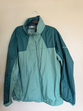 Columbia Two-Tone Green Lightweight Jacket